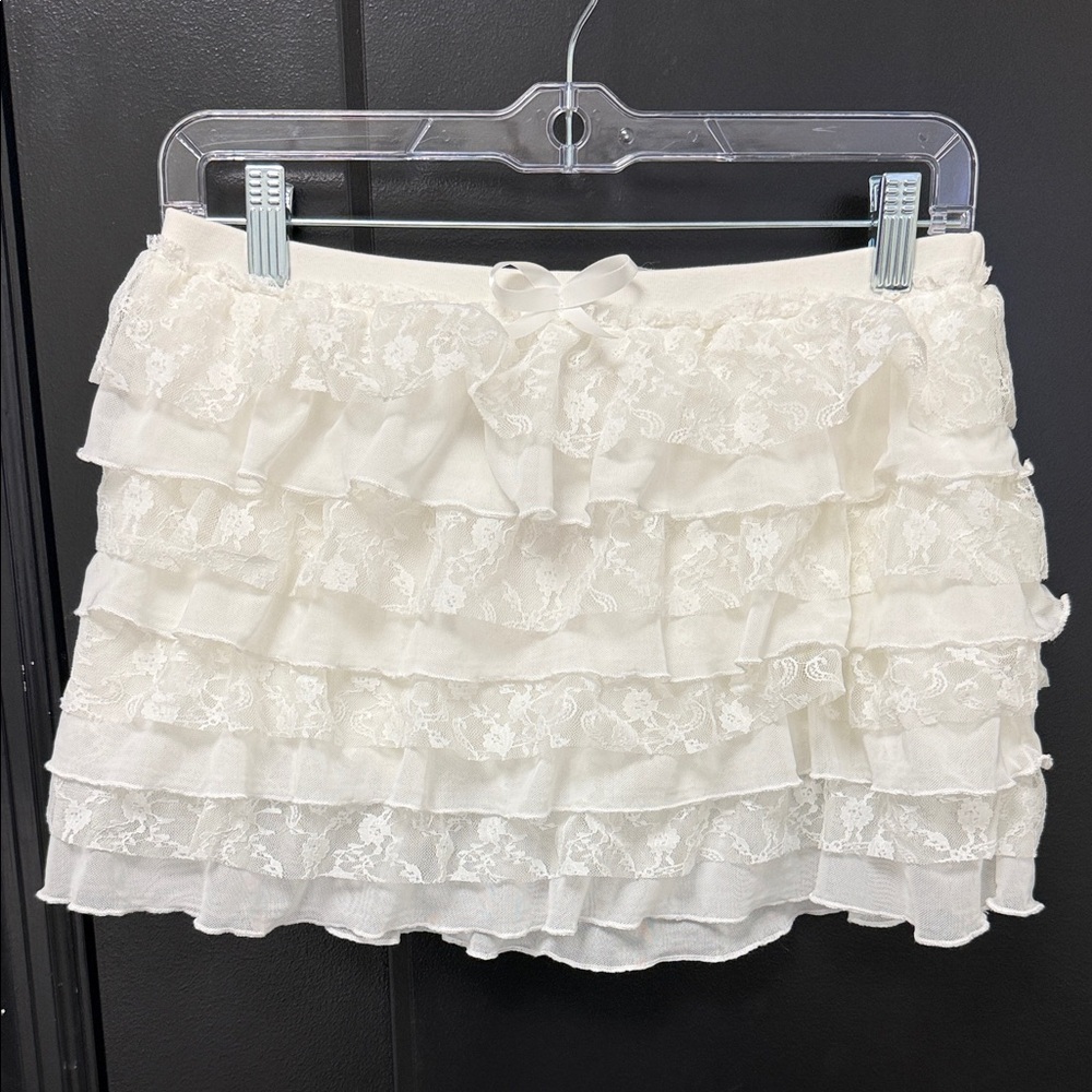 Edikted Cream Lace Tiered Mini Skirt